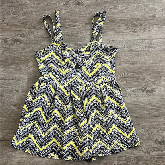 Material Girl Dresses & Skirts - Material girl Chevron Patterned dress Romper with Straps XL